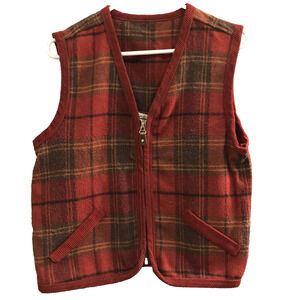 Capacity Wool Blend Vest Womens Size M Medium Red Plaid zip Front Sleeveless